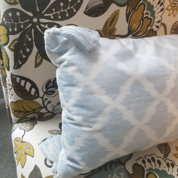 Decorative pillow - Picture 2 of 4